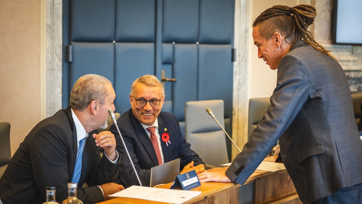 Vláda neschválila novelu o vyváženém zastoupení žen ve vedení velkých firem